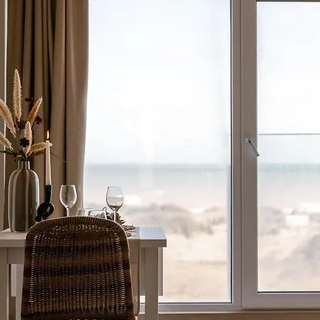 Huswell - Modern With Magnificent Seaview Apartment